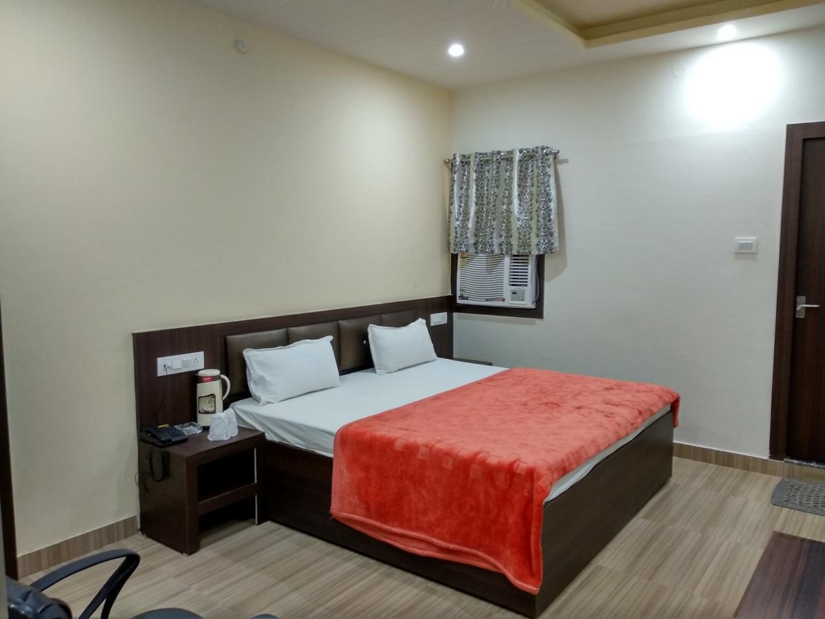 Oyo 60976 Hotel Shree Ji Morena Exteriér fotografie